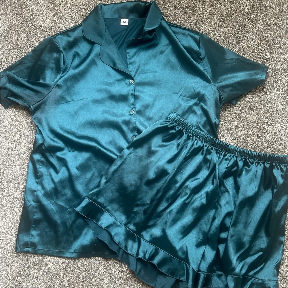 Women’s Size medium silky Pajamas